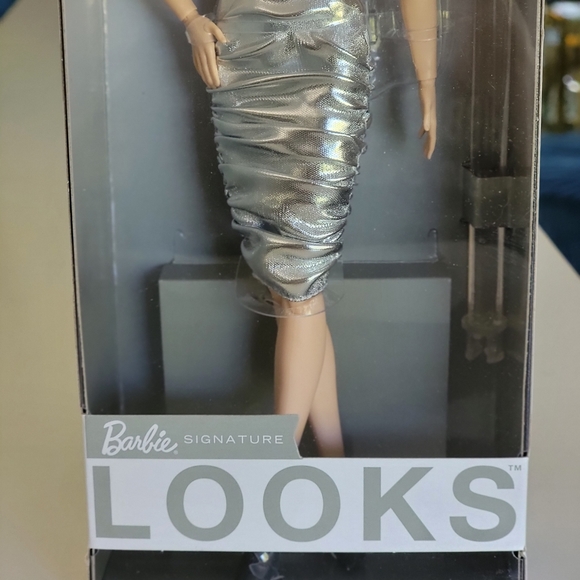 Barbie signature looks number 8 - Picture 3 of 6